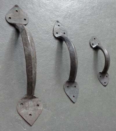 2016-04-11-gothic-wrought-iron-door-pull-handles-450