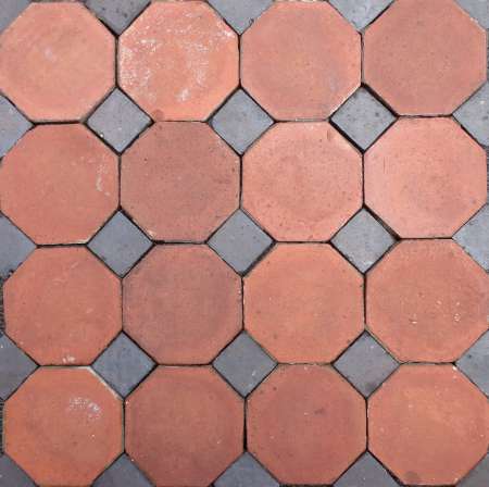 2016-18-07 Victorian octagonal quarry tiles-450